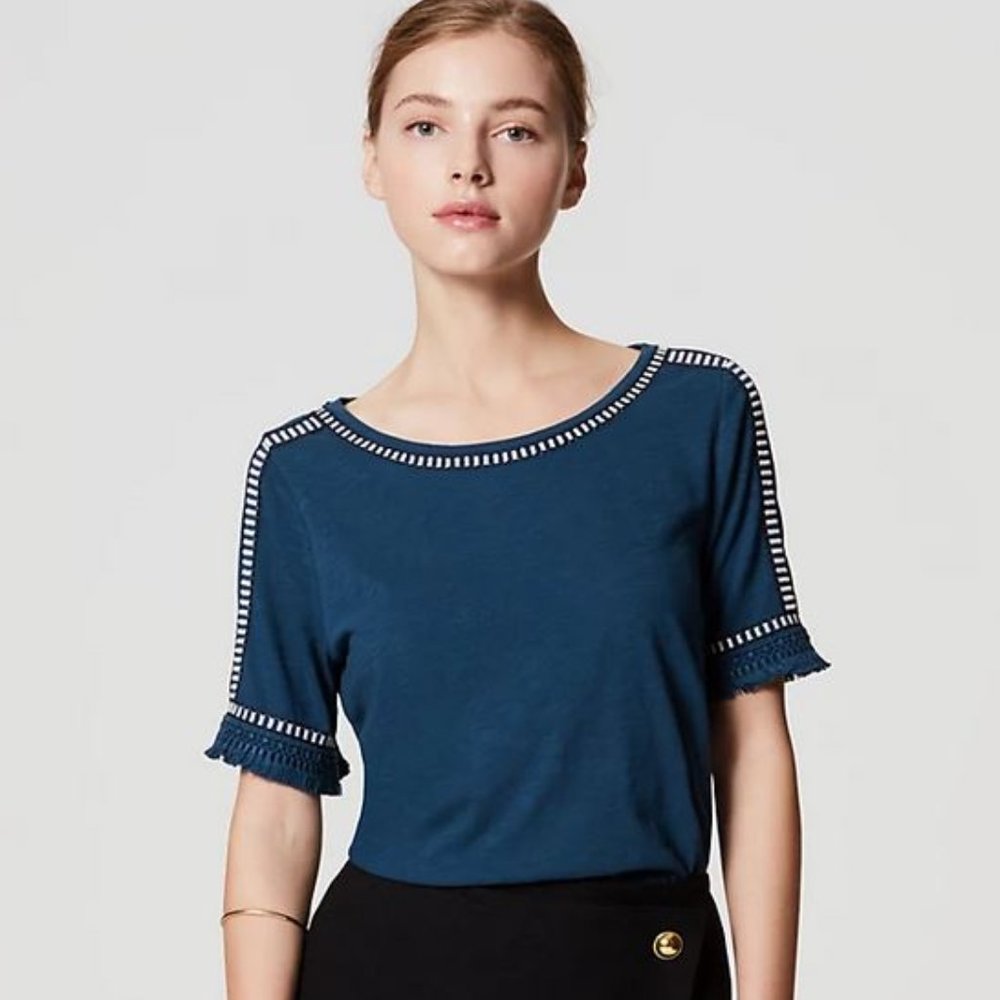 3/$25 ♻️ LOFT Embroidered Tassel Tee